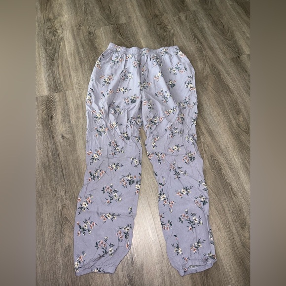Uniqlo | Purple Floral Pants - Picture 1 of 1